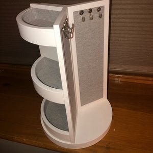 Swivel Jewelry Holder
